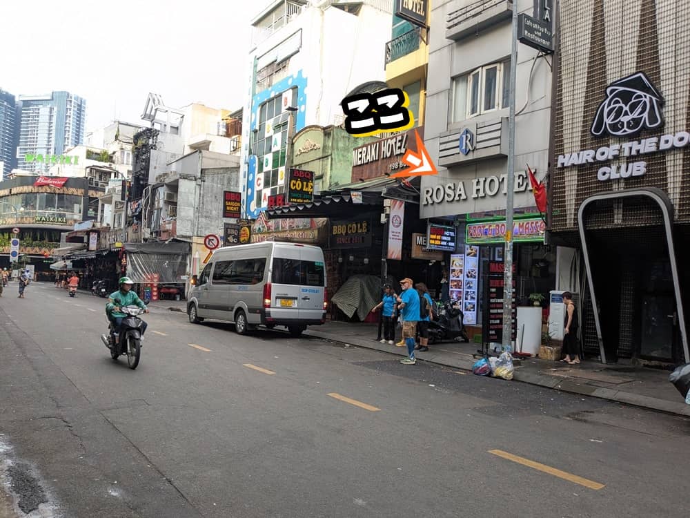 ホーチミン1区にある「ROSA HOTEL」の外観。