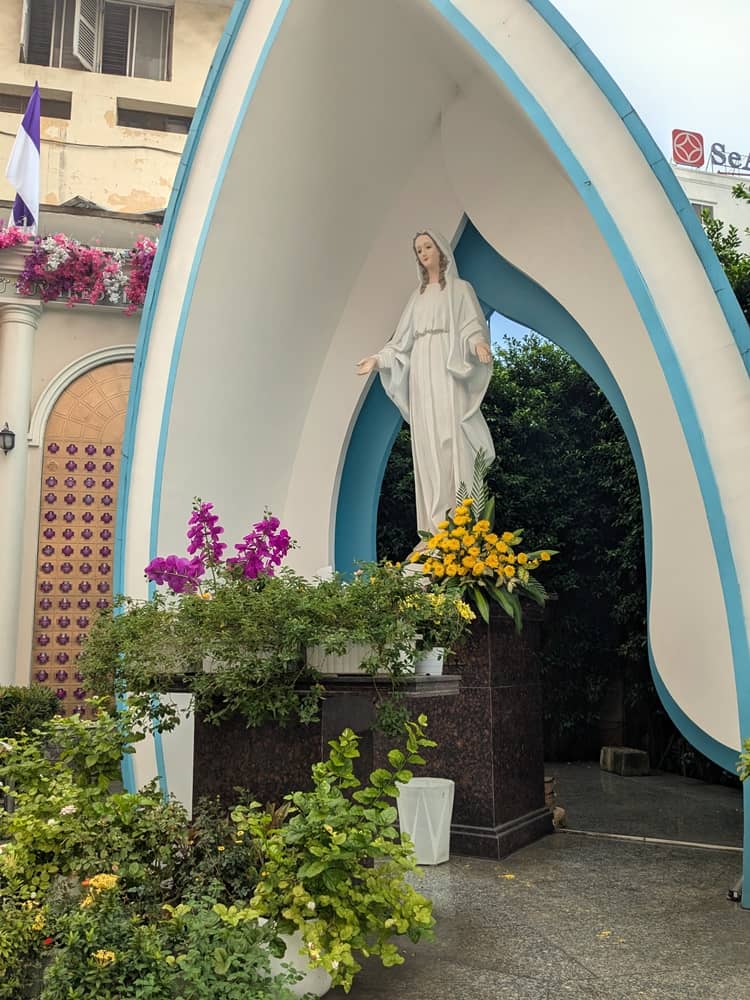 タンディン教会のマリア像