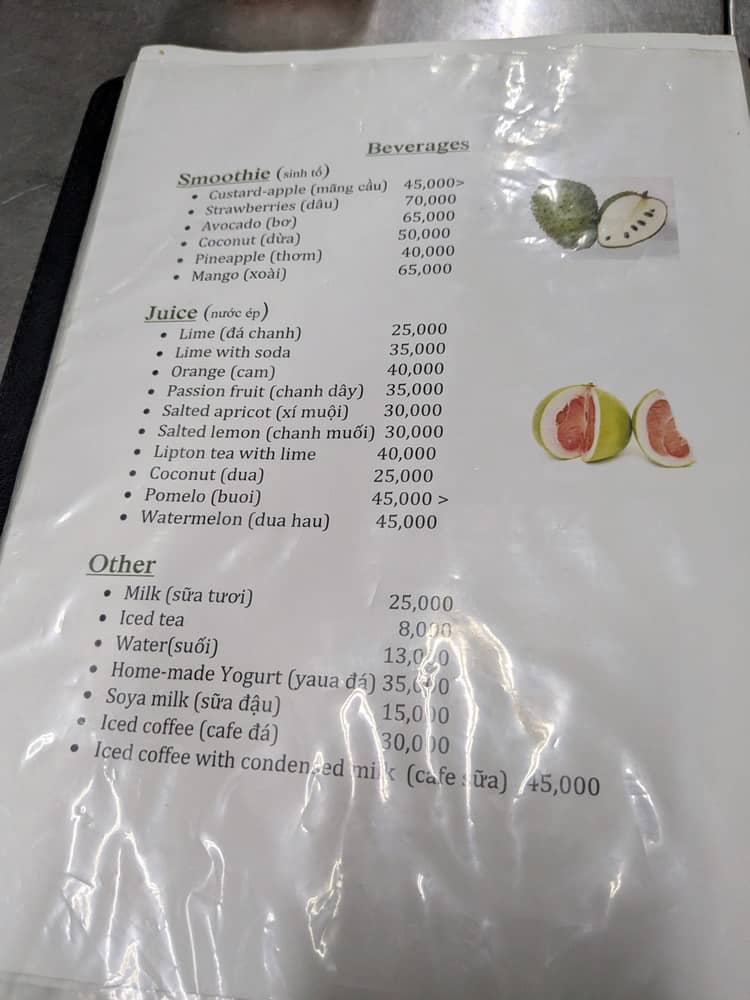 バインセオ46Aのメニュー。スムージーなどの値段が書かれている。