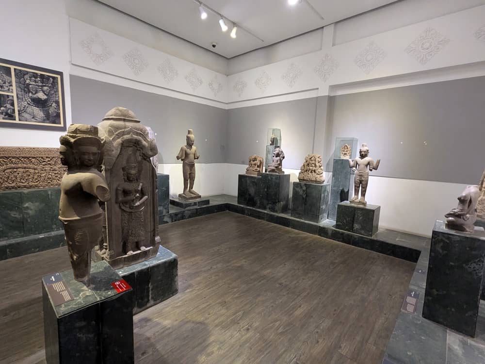チャンパ王国時代の石像彫刻が展示されている。