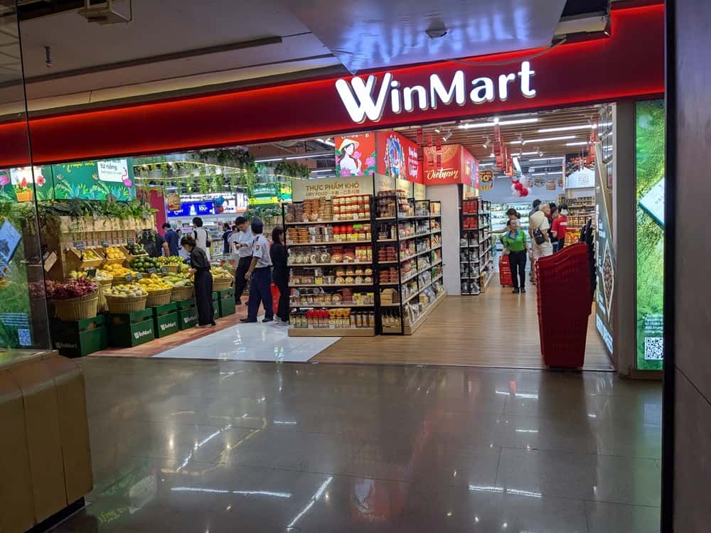 ホーチミン、ビンコムセンター内のWinMartの入り口