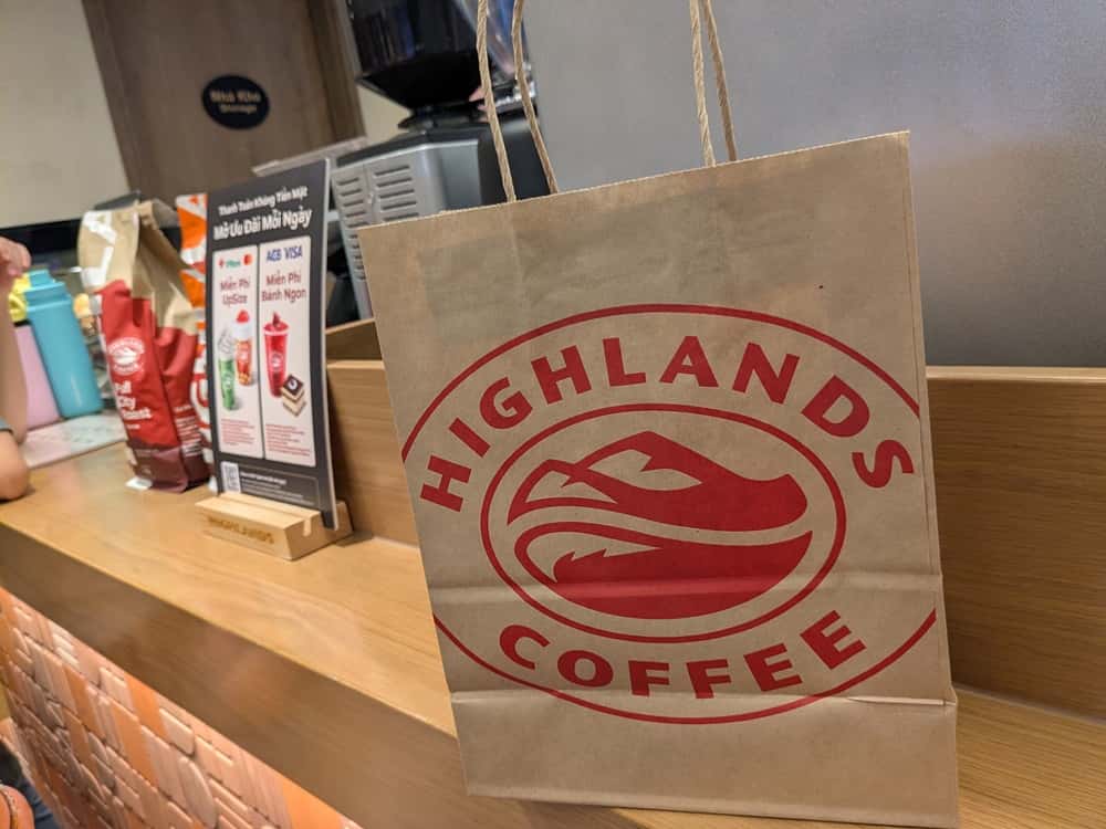 ハイランズコーヒーの紙ショッパー